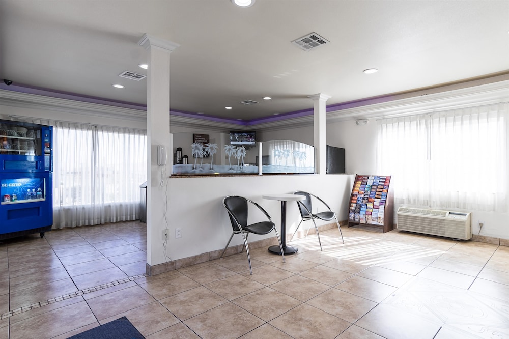 Studio 6 Mojave, CA - Airport 8/47