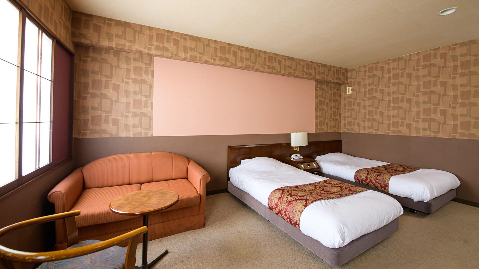 Select, Twin Beds, with View