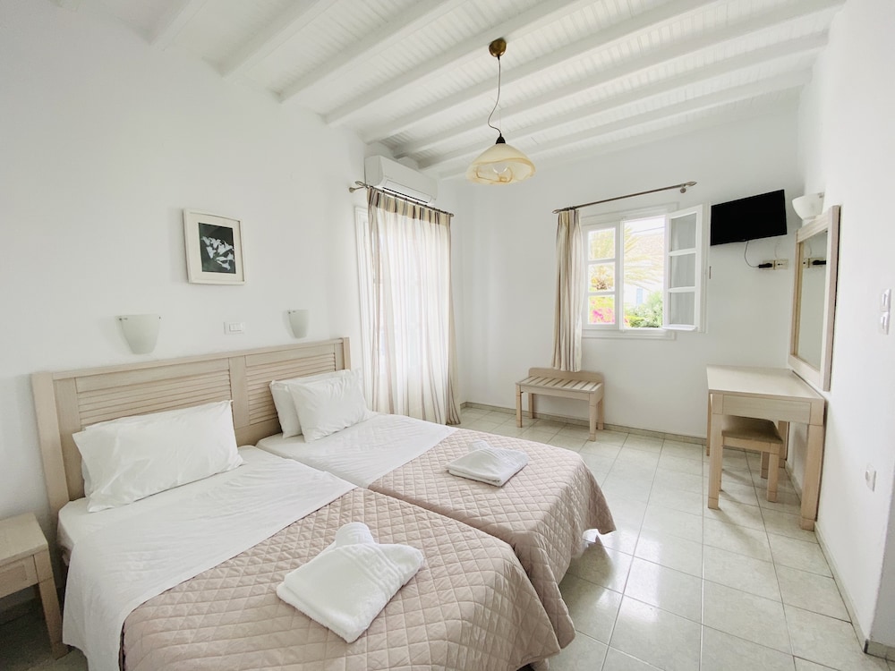 Cyclades Studios 15/49