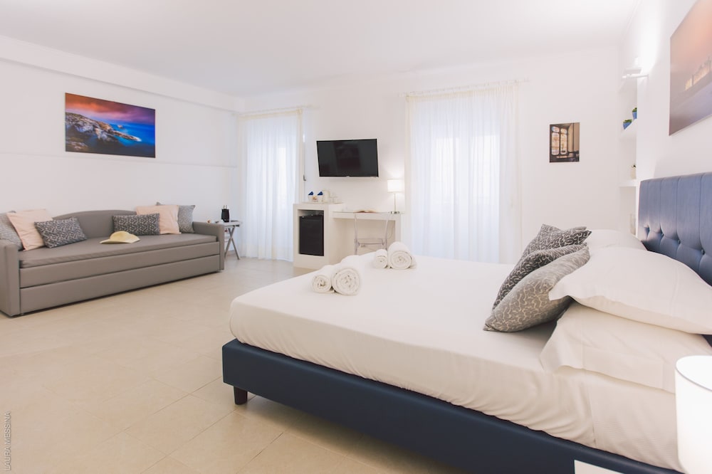 Lemoni Suite 18/56