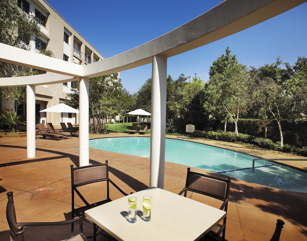 Garden Court Eastgate 27/34