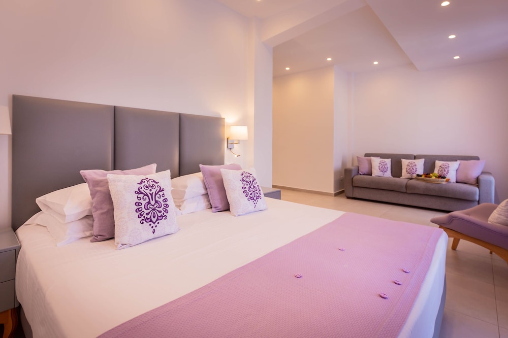 MAR N MAR CROWN SANTORINI HOTEL AND SUITES 23/48