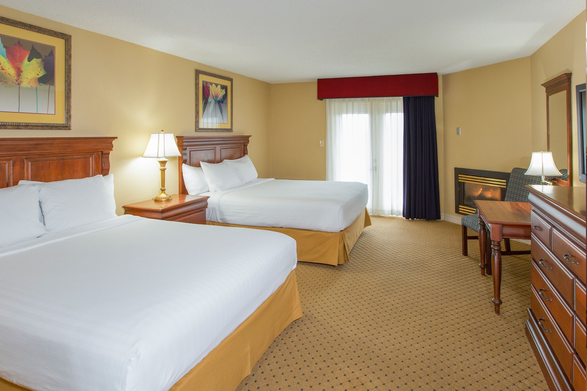 SUPERIOR, QUEEN BED