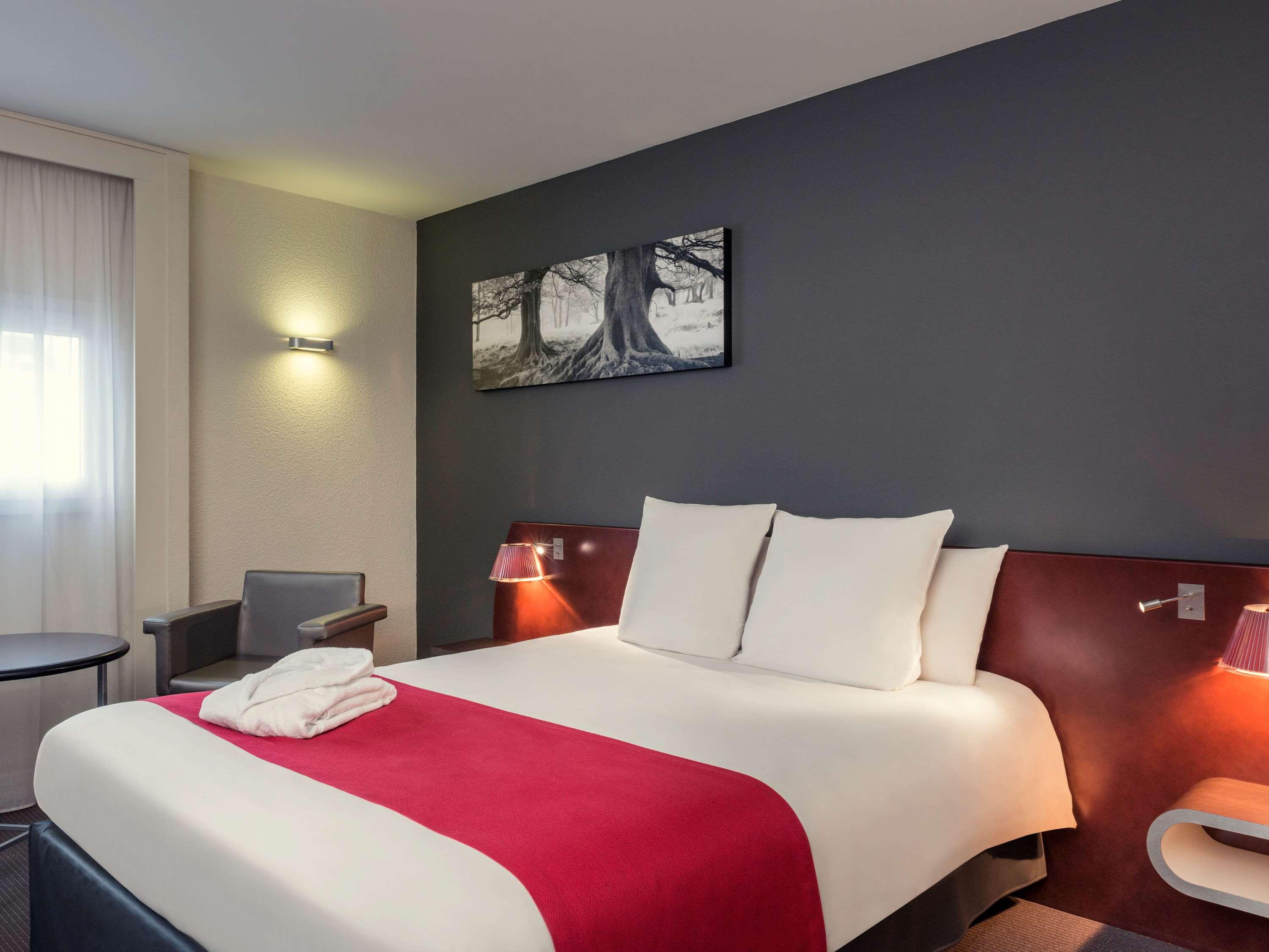 PRIVILEGE, DOUBLE BED