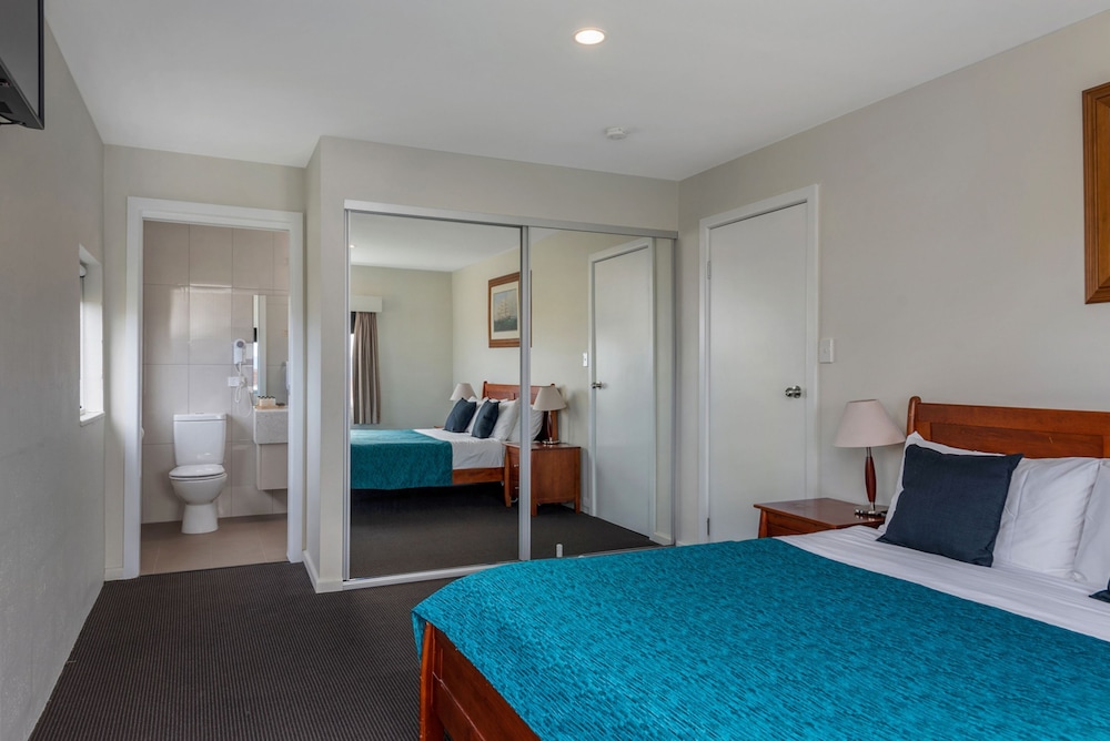 BAY VIEW VILLAS 17/64