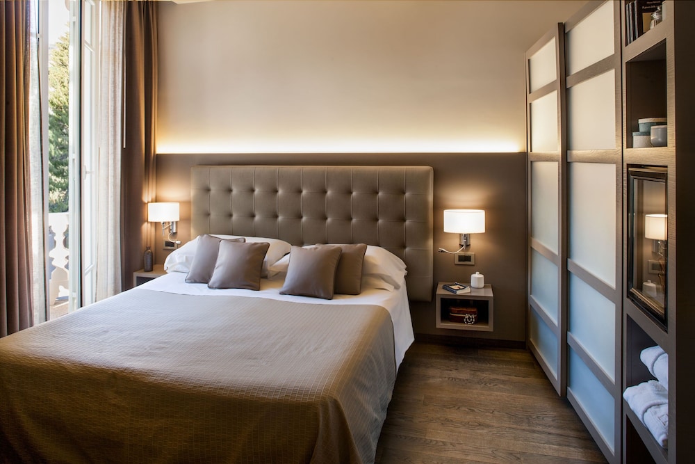 Hotel Dei Fiori 17/50