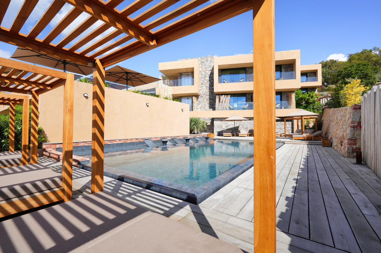 Les Regalia Hotel & Spa 65/91