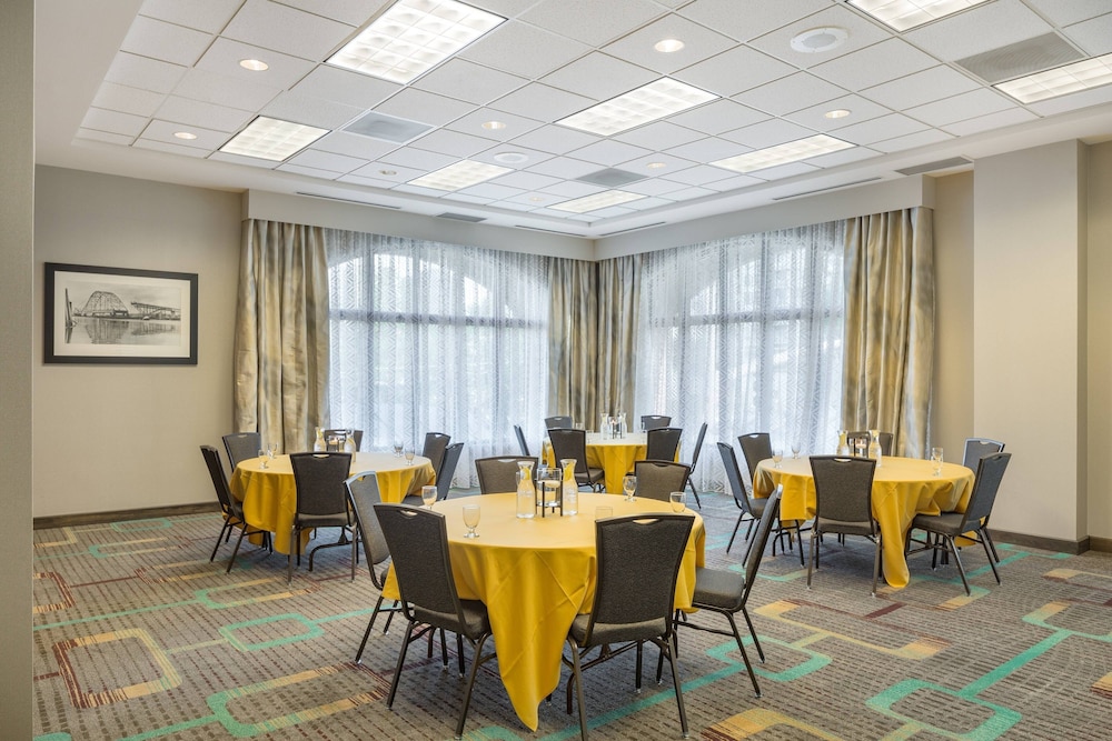 Residence Inn By Marriott Portland Downtown Riverplace 45/53