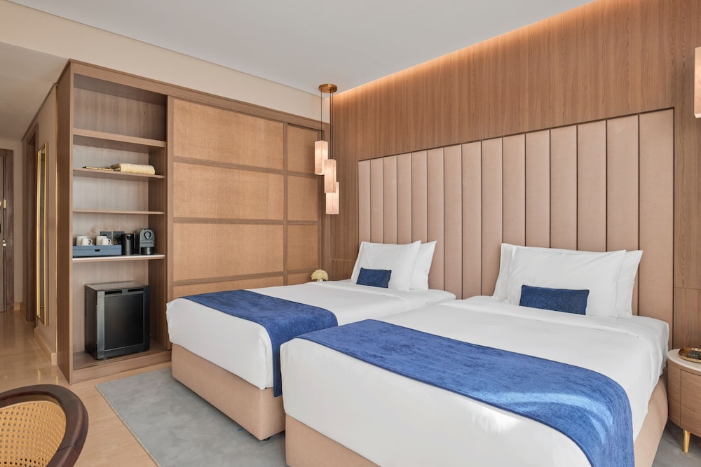 Club, Deluxe, Twin Beds