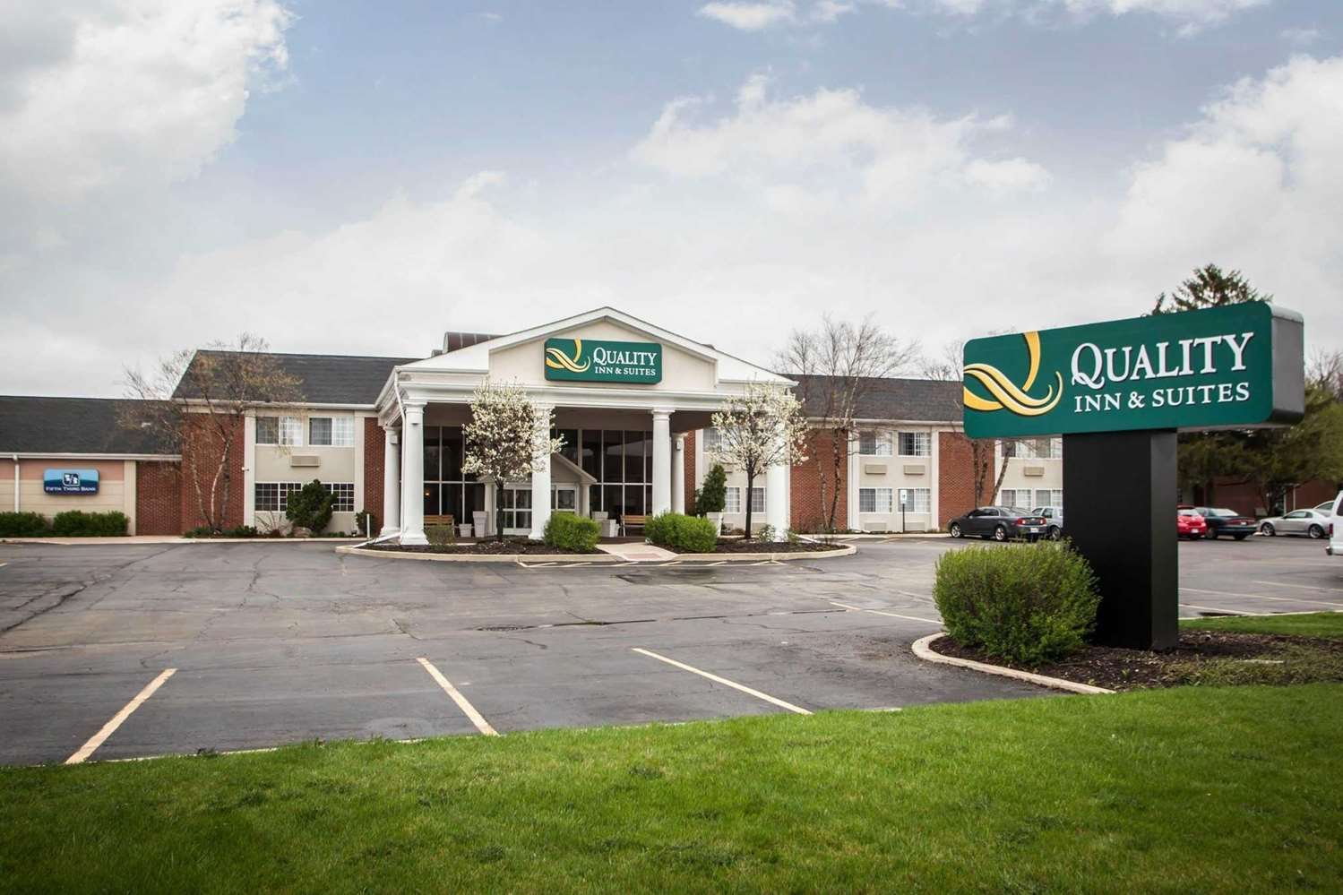 Quality Inn & Suites St Charles -West Chicago 40/40