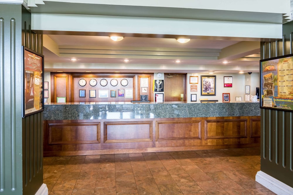 The Plaza Inn & Suites 1/28