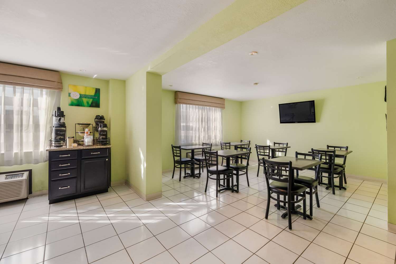 Quality Inn Clovis 24/27