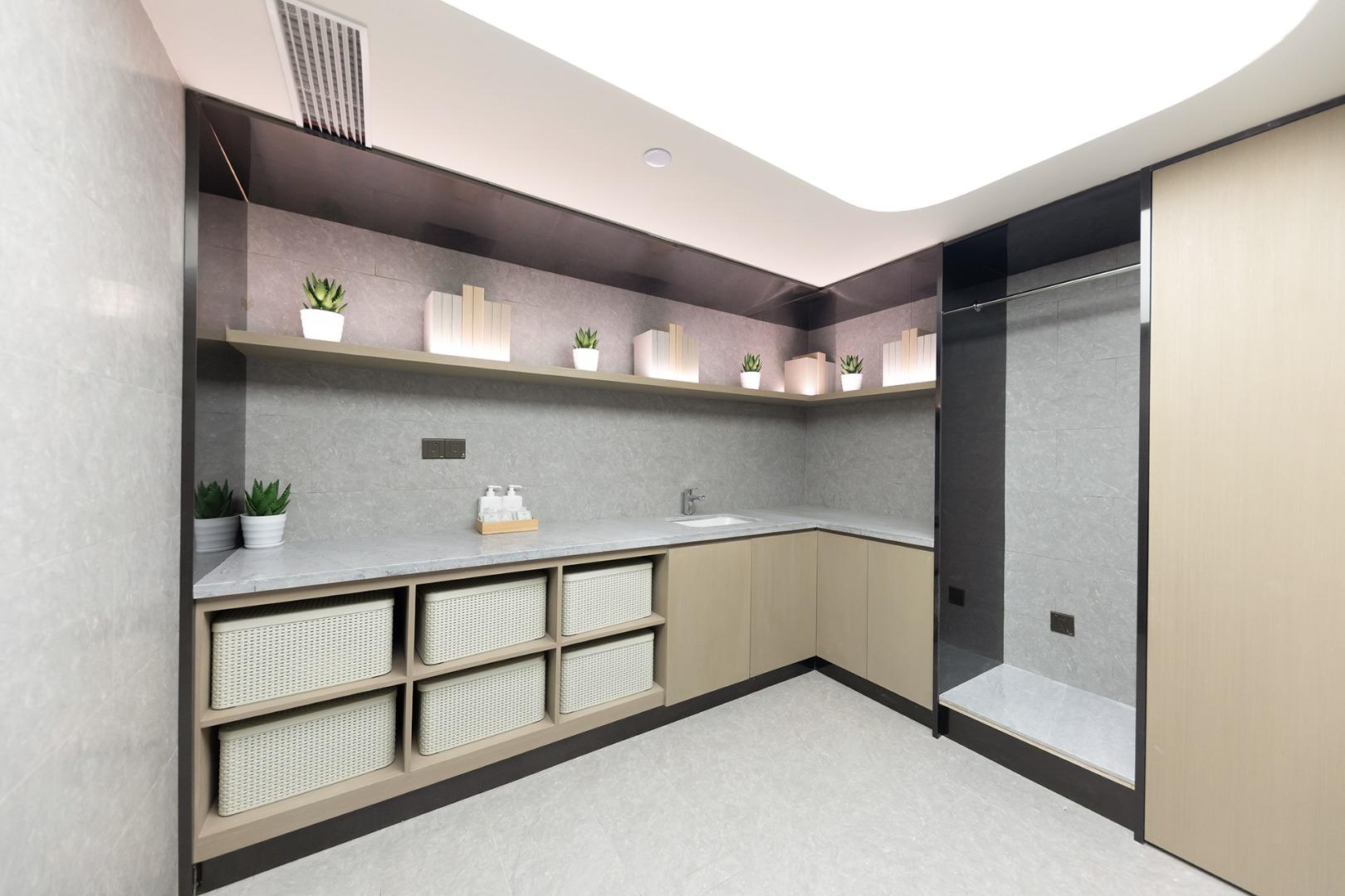 JI Hotel (Shanghai Wuning Road Subway Station) 30/40