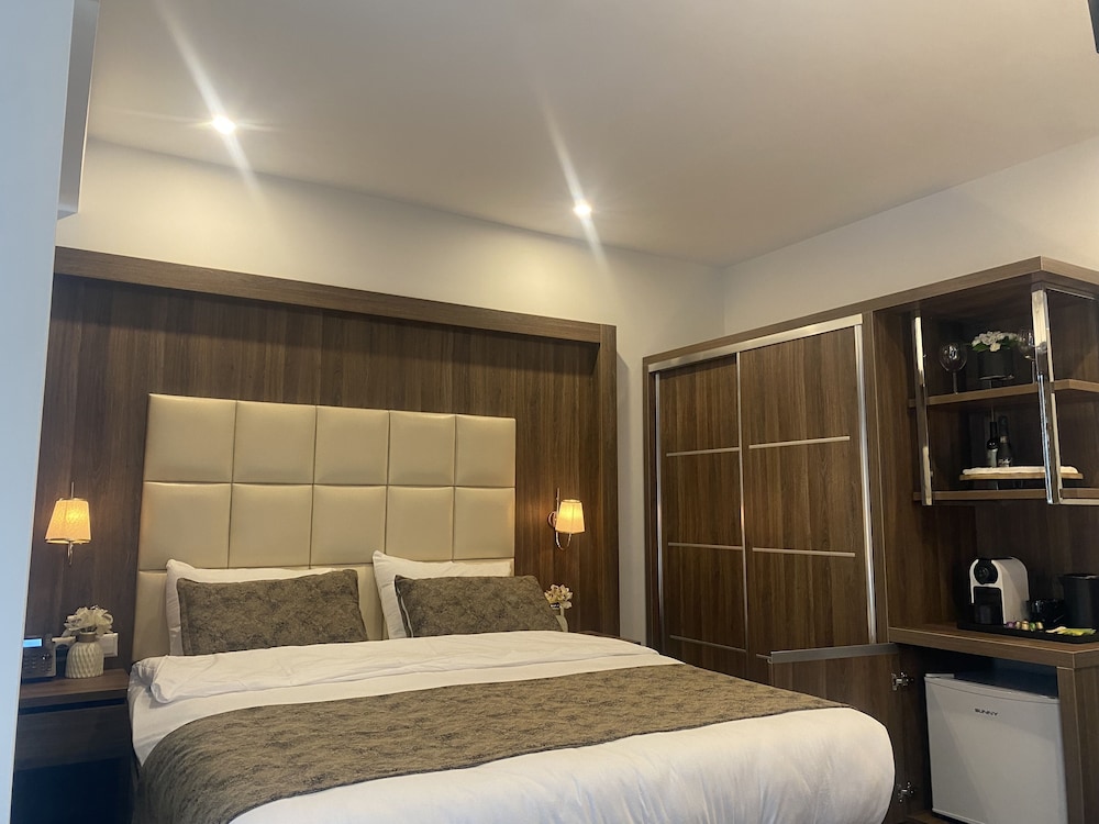 Hotel Cataleya 4/35