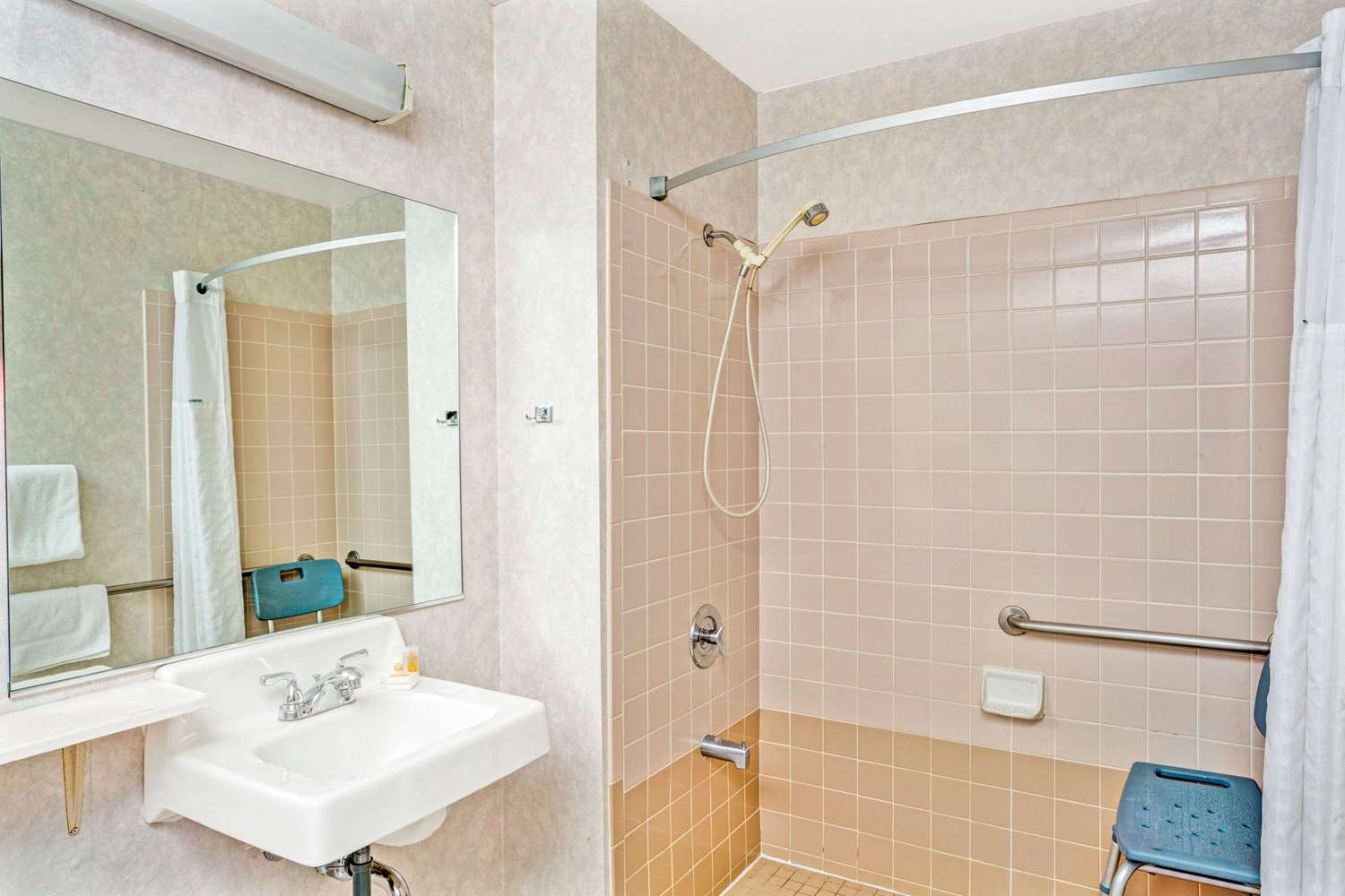 Days Inn By Wyndham Carson City 18/18