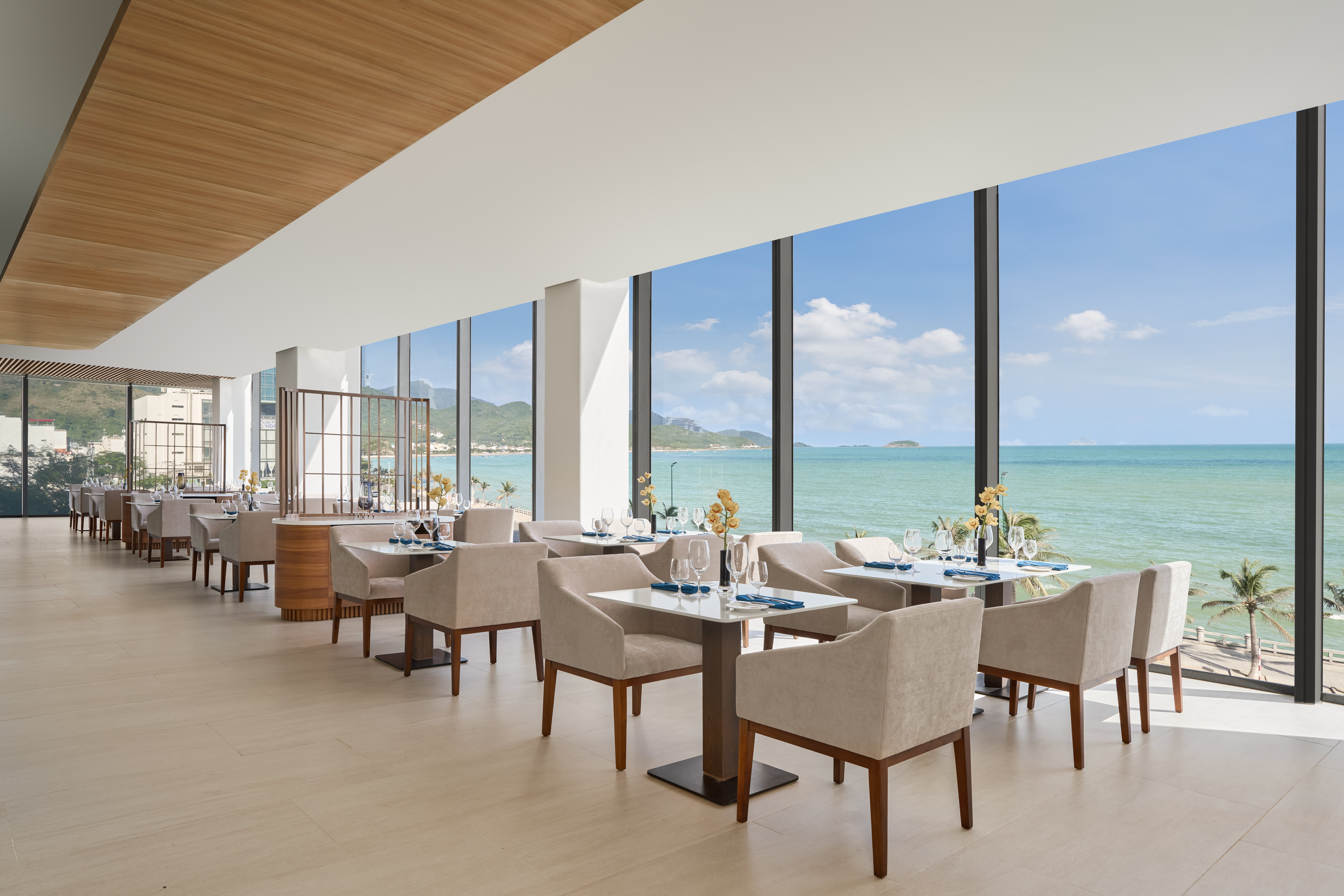 Voco Scenia Bay Nha Trang by IHG 34/50