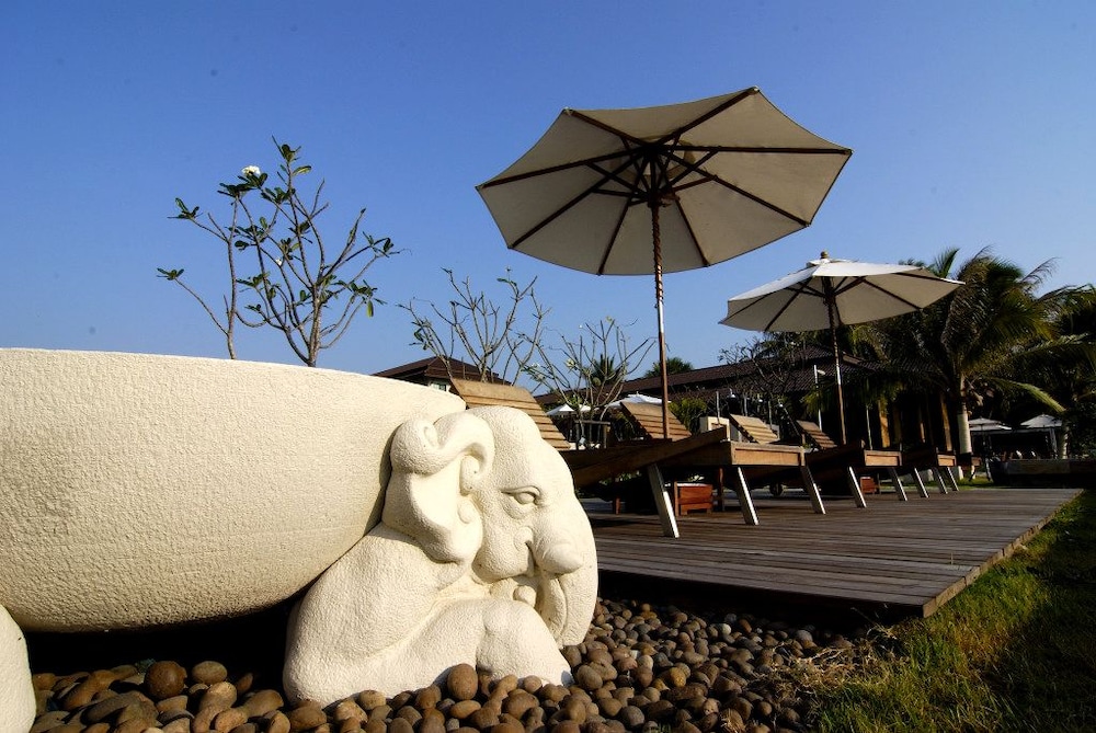 Kuiburi Hotel and Resort 40/41