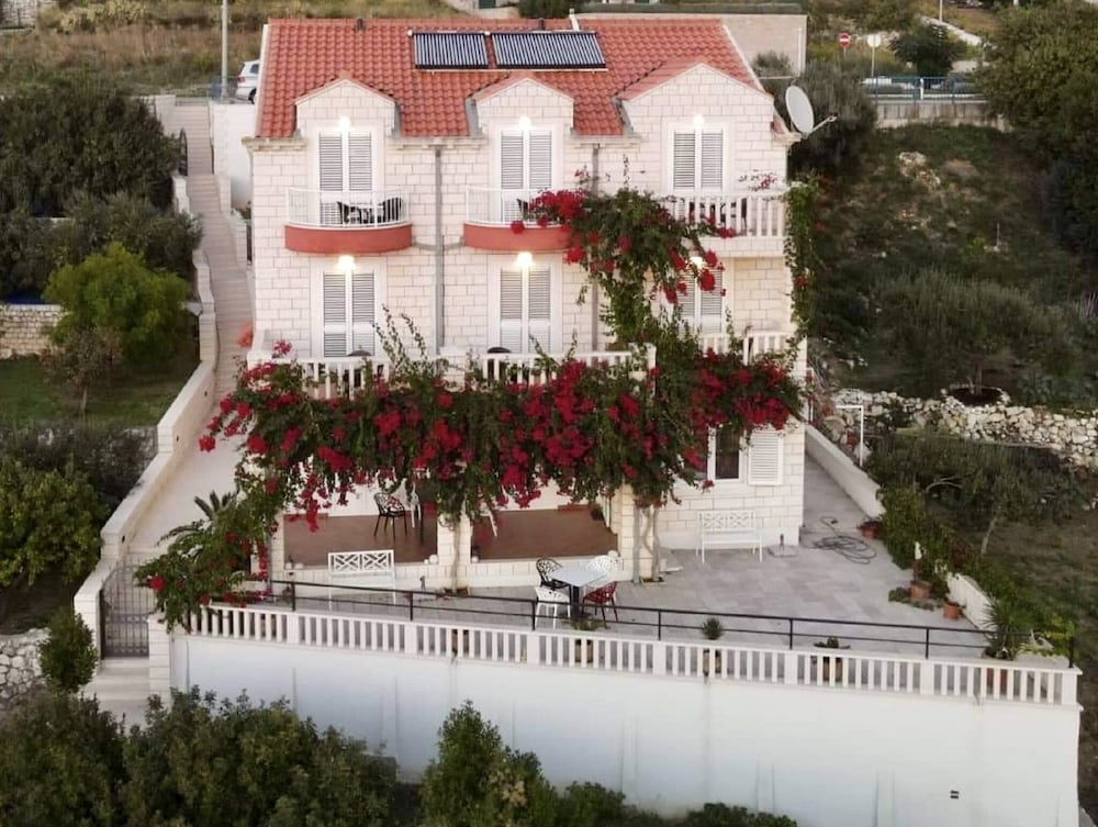 Villa Panorama 1/50