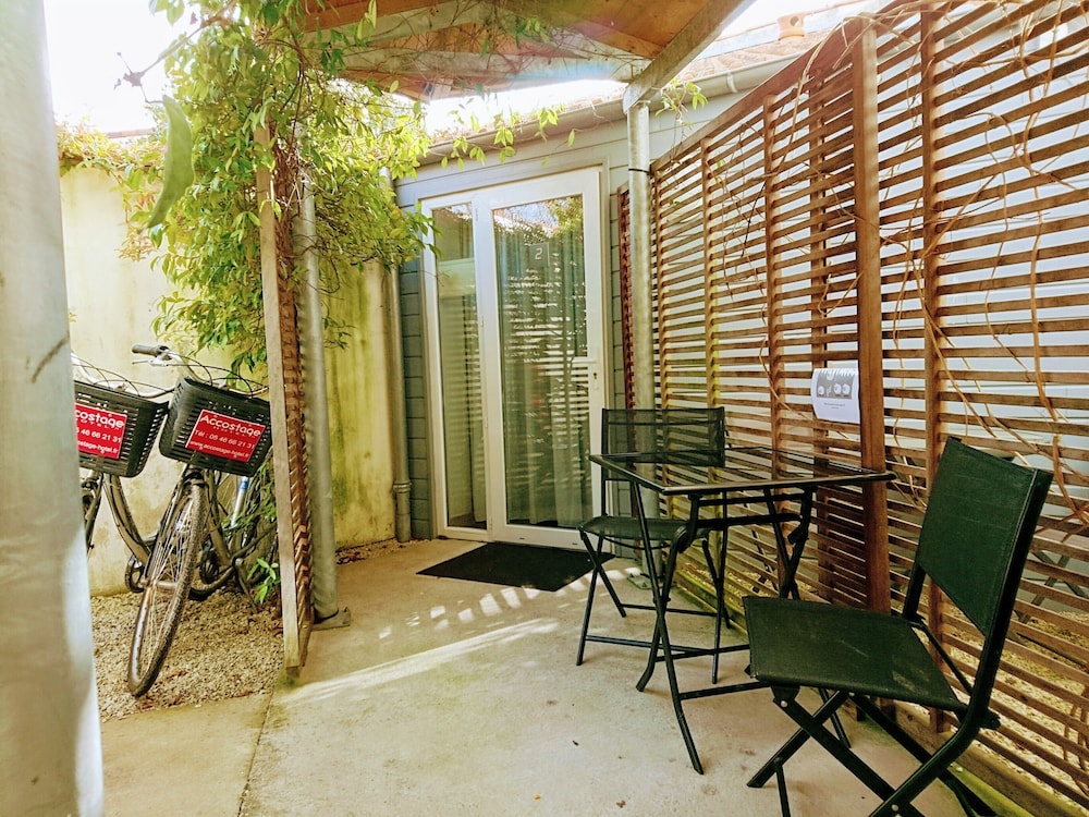 Accostage Hotel 43/63