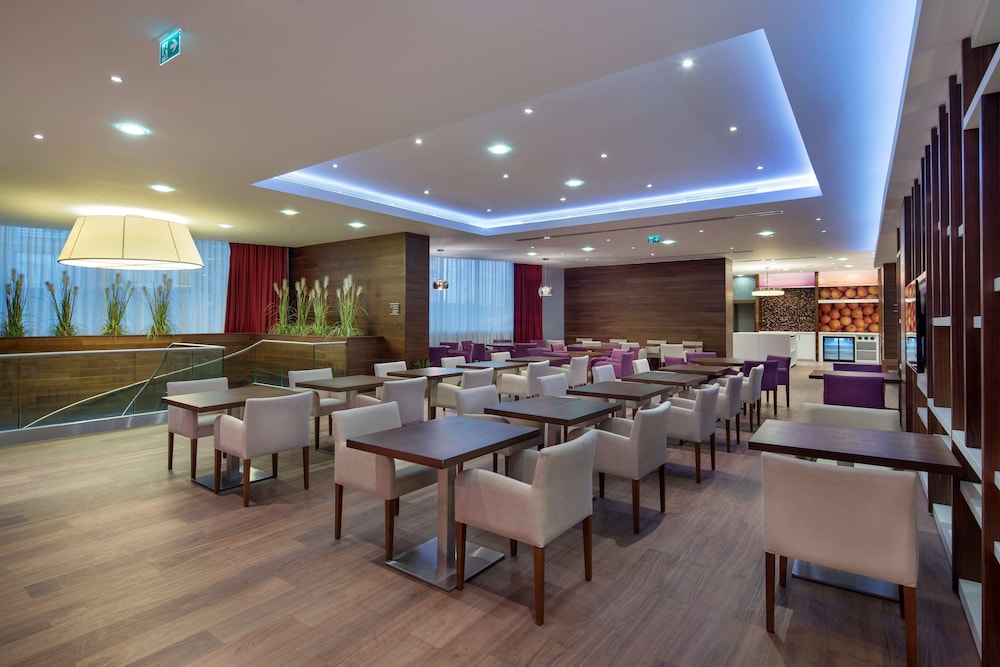 Hampton By Hilton Istanbul Kayasehir 22/32