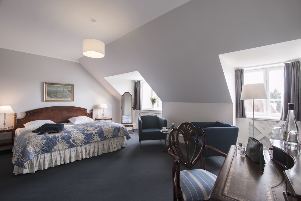 Fredensborg Store Kro 20/66
