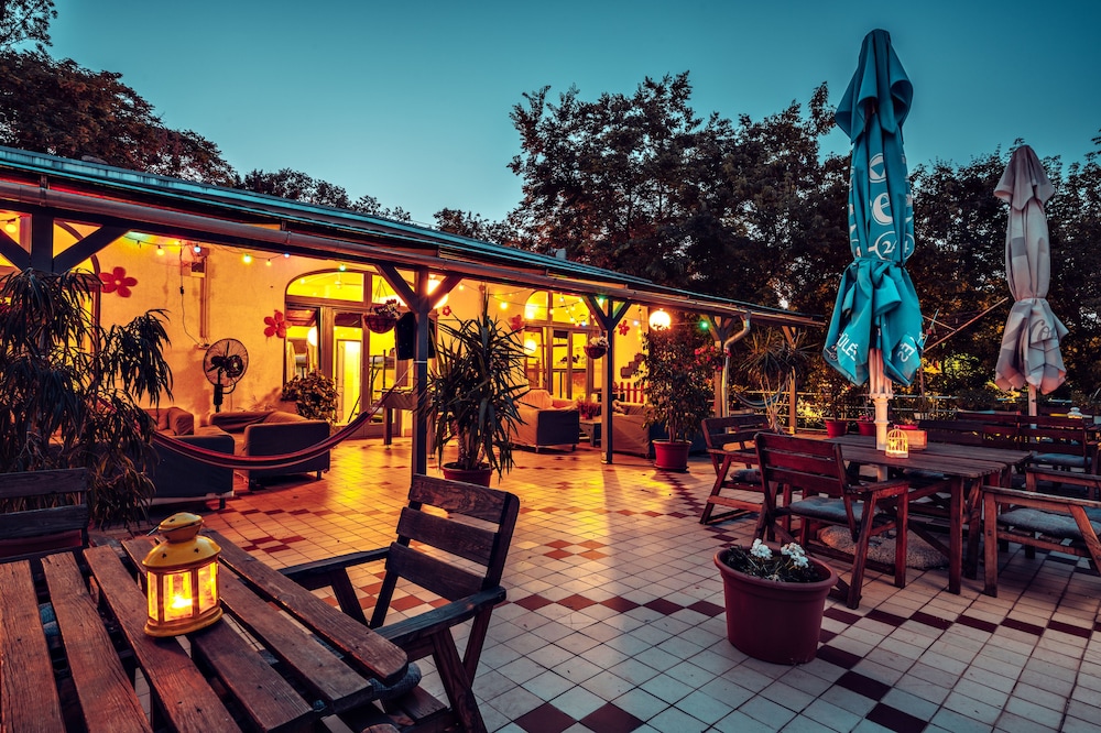 Island Hostel - Adults only 36/49