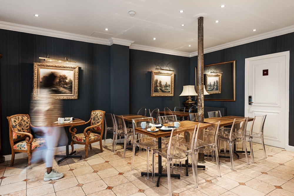 Hotel Courcelles Mederic 32/39