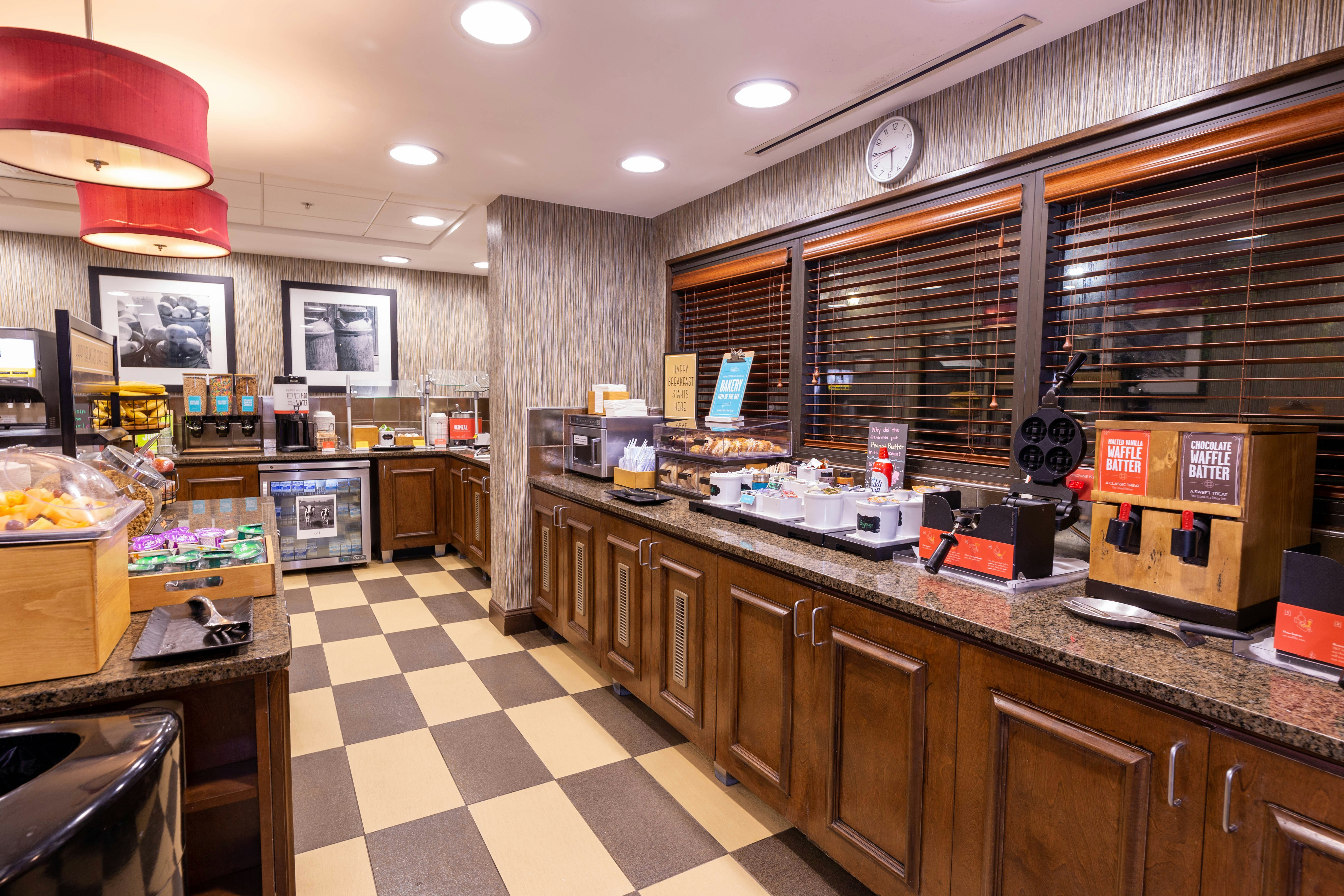 Hampton Inn Hanes Mall Winston-Salem 35/40