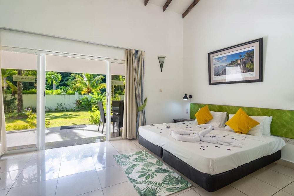 La Modestie Villa 11/50