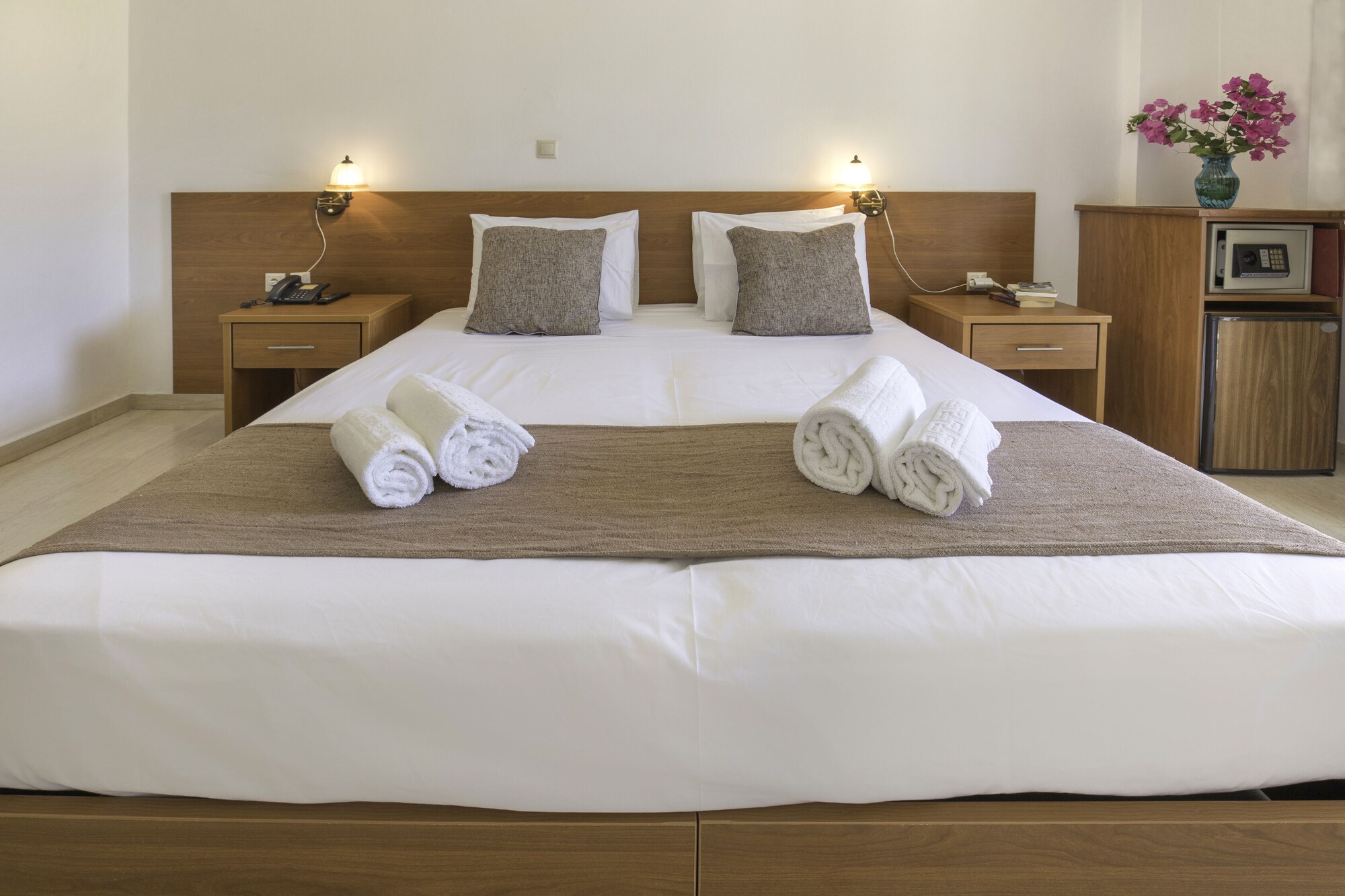 STANDARD, DOUBLE OR TWIN BED, SEA VIEW