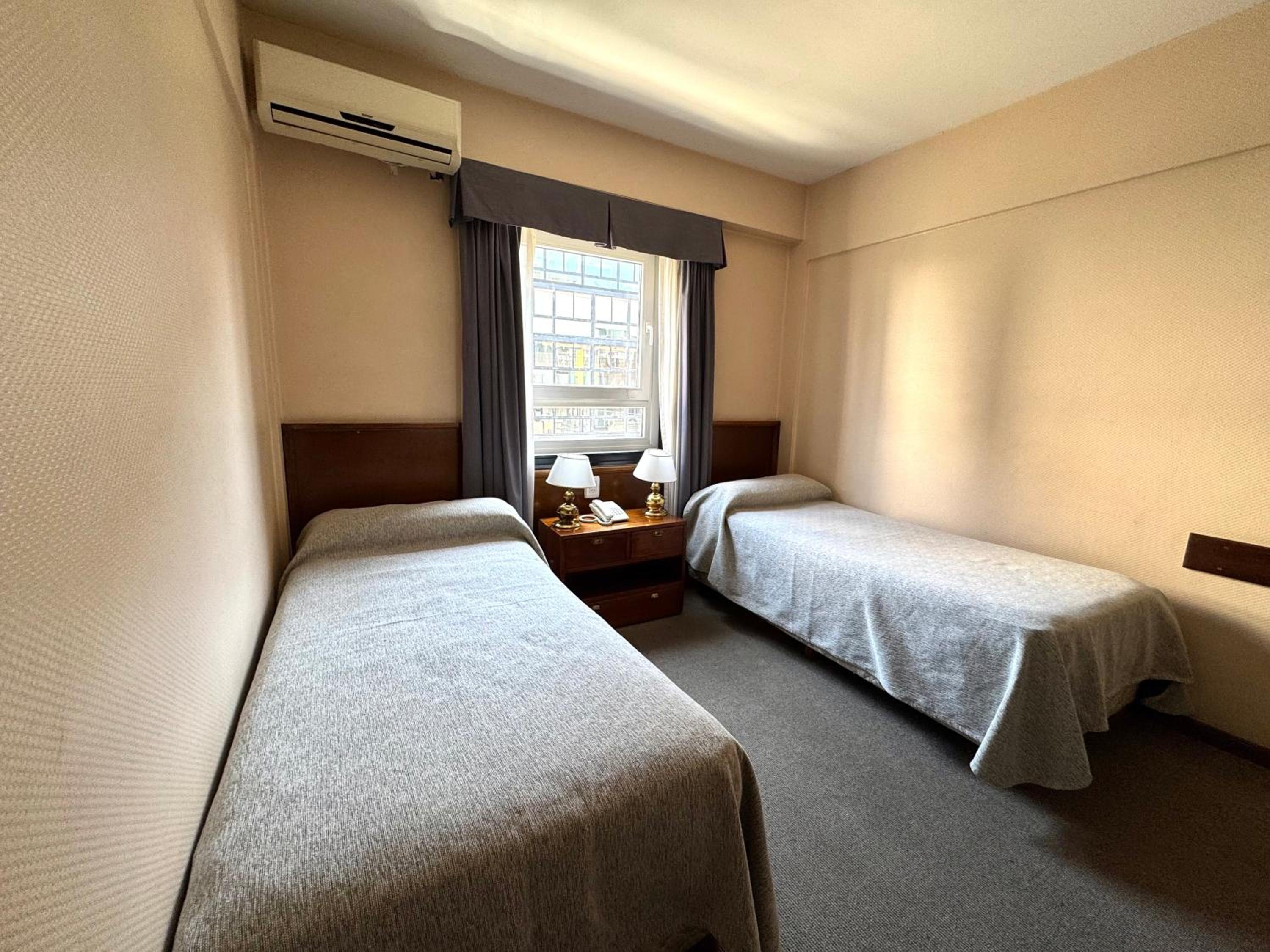 Room, Single