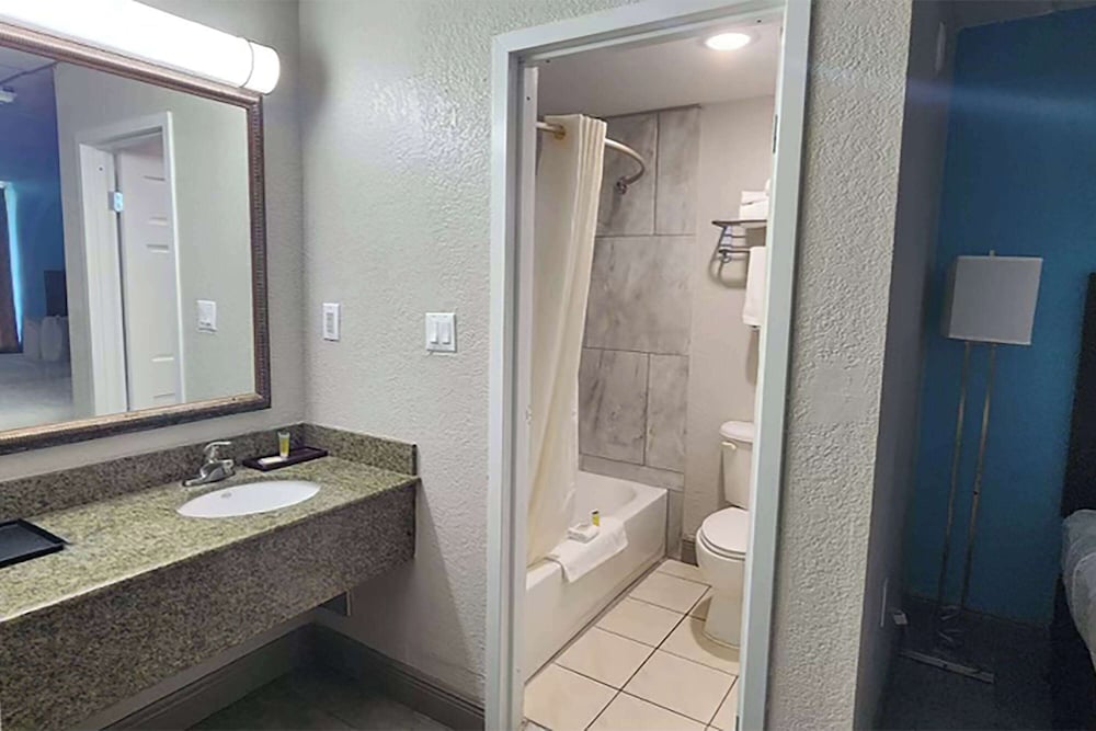 Travelodge by Wyndham Kingsland GA 59/61