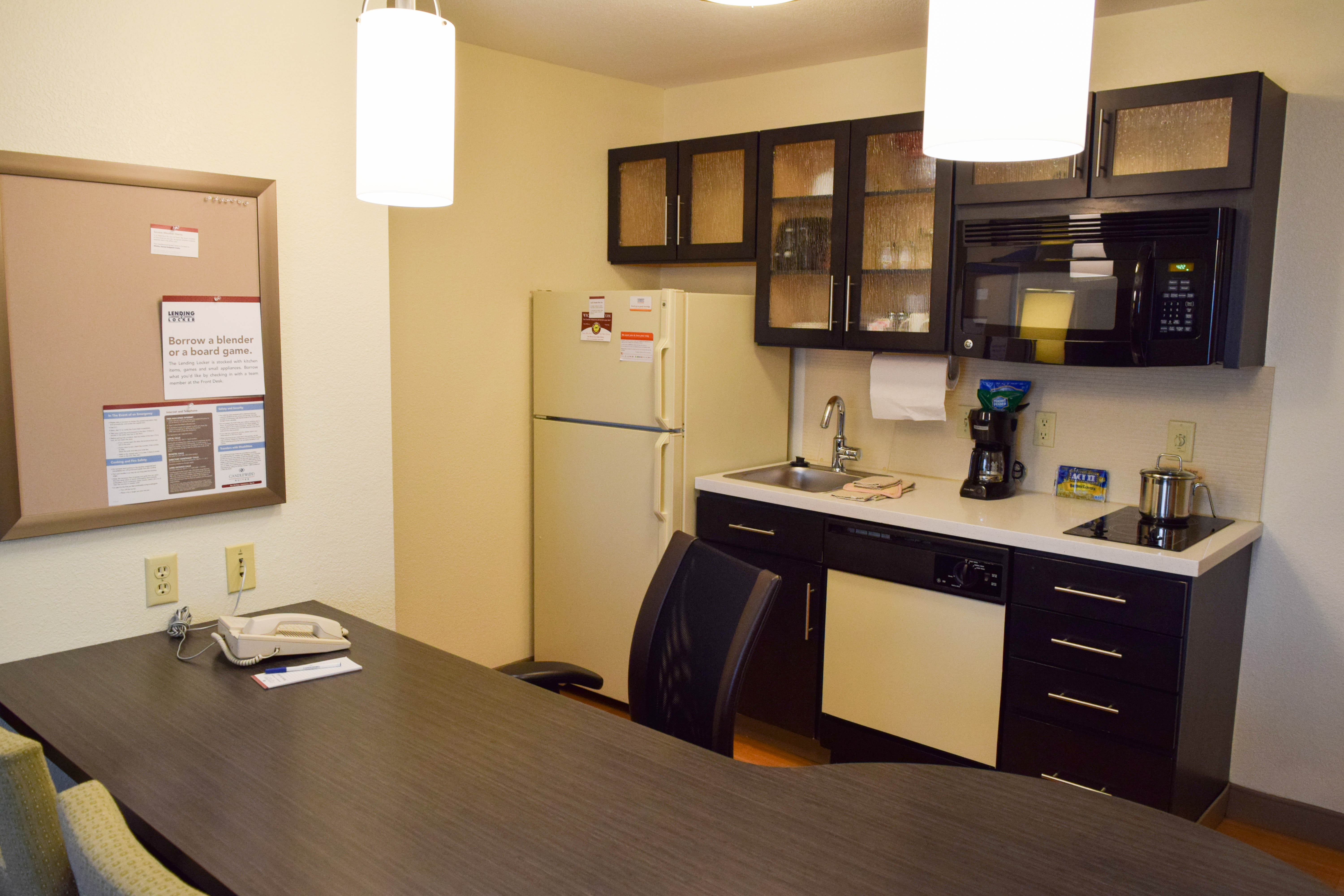 Sonesta Simply Suites Wichita Airport 48/69