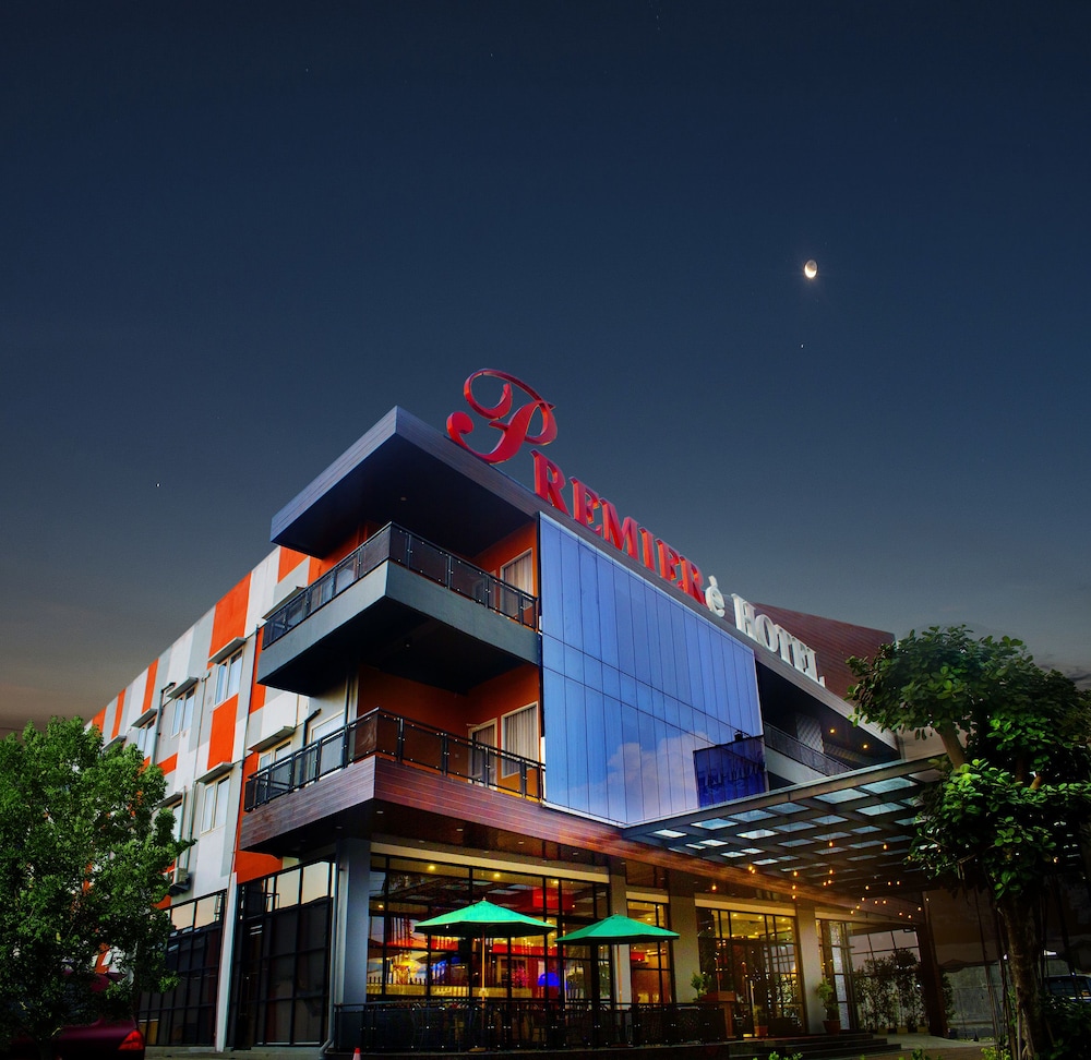 Premiere Hotel Tegal 1/19