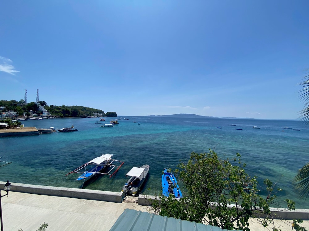 Papa Fred S Beach Resort 67/70