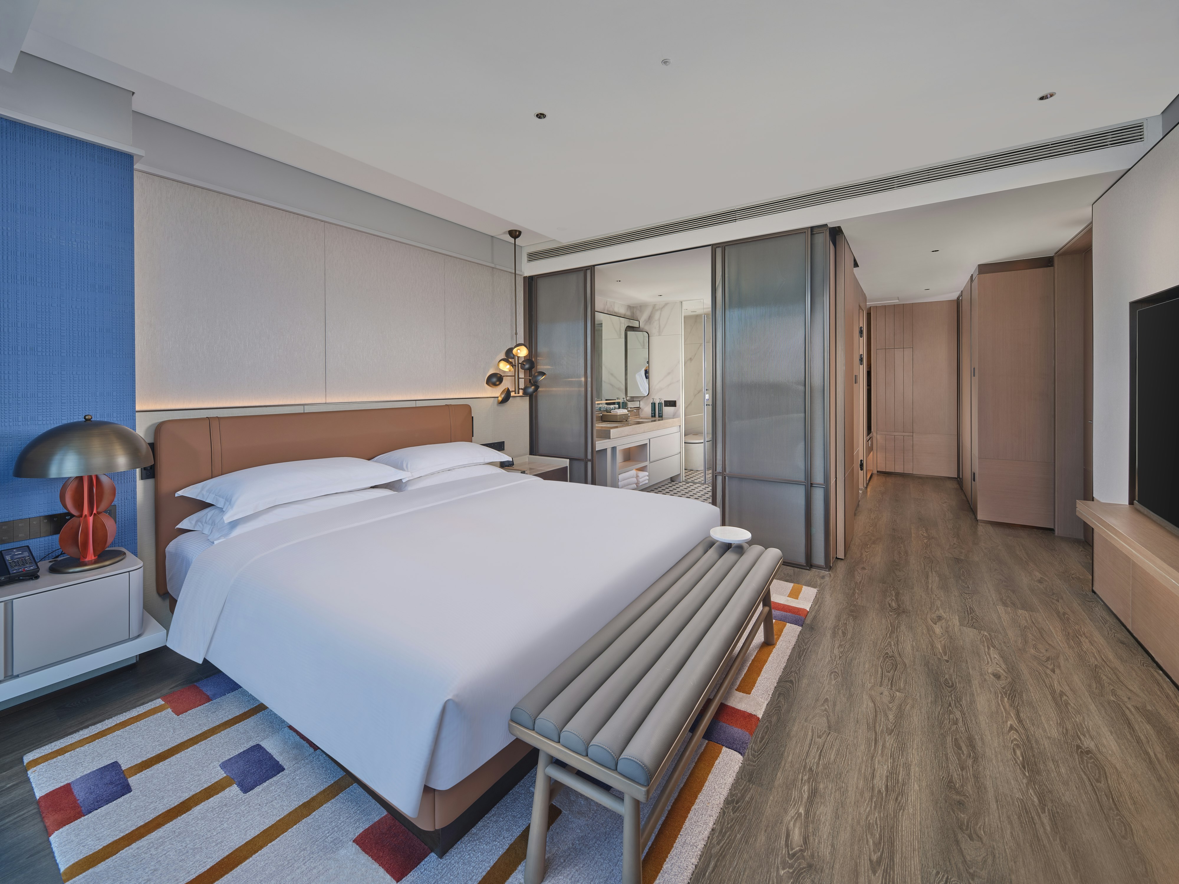 Ambassador, Suite, King Bed