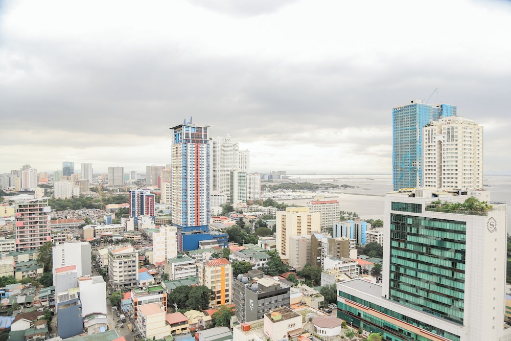 Pacific Bay Grand Suites 46/50