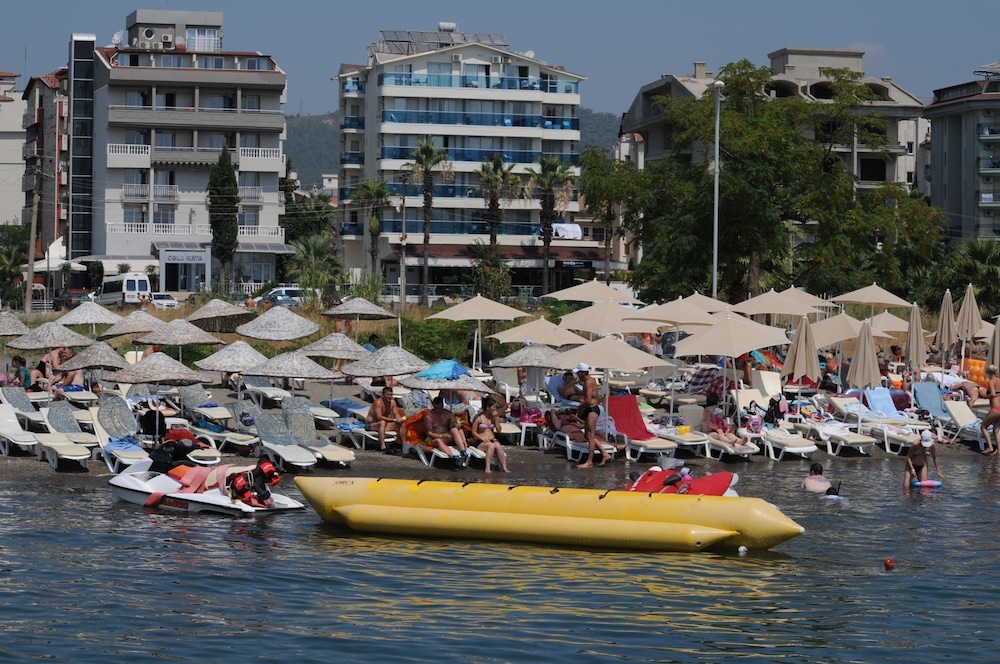 MODA BEACH HOTEL 47/57