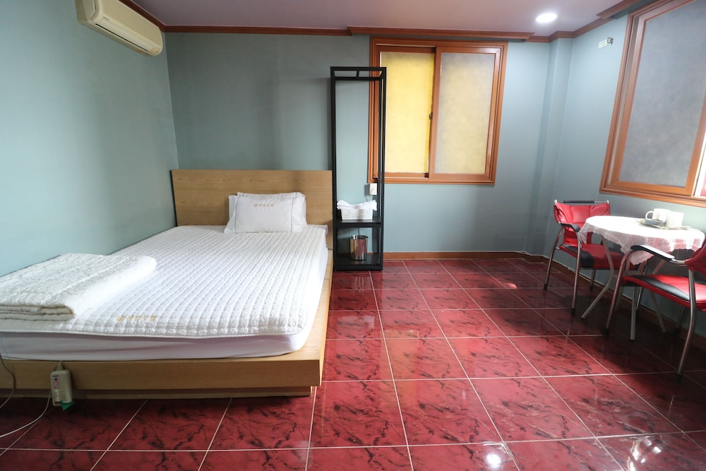 Centum Motel 6/35