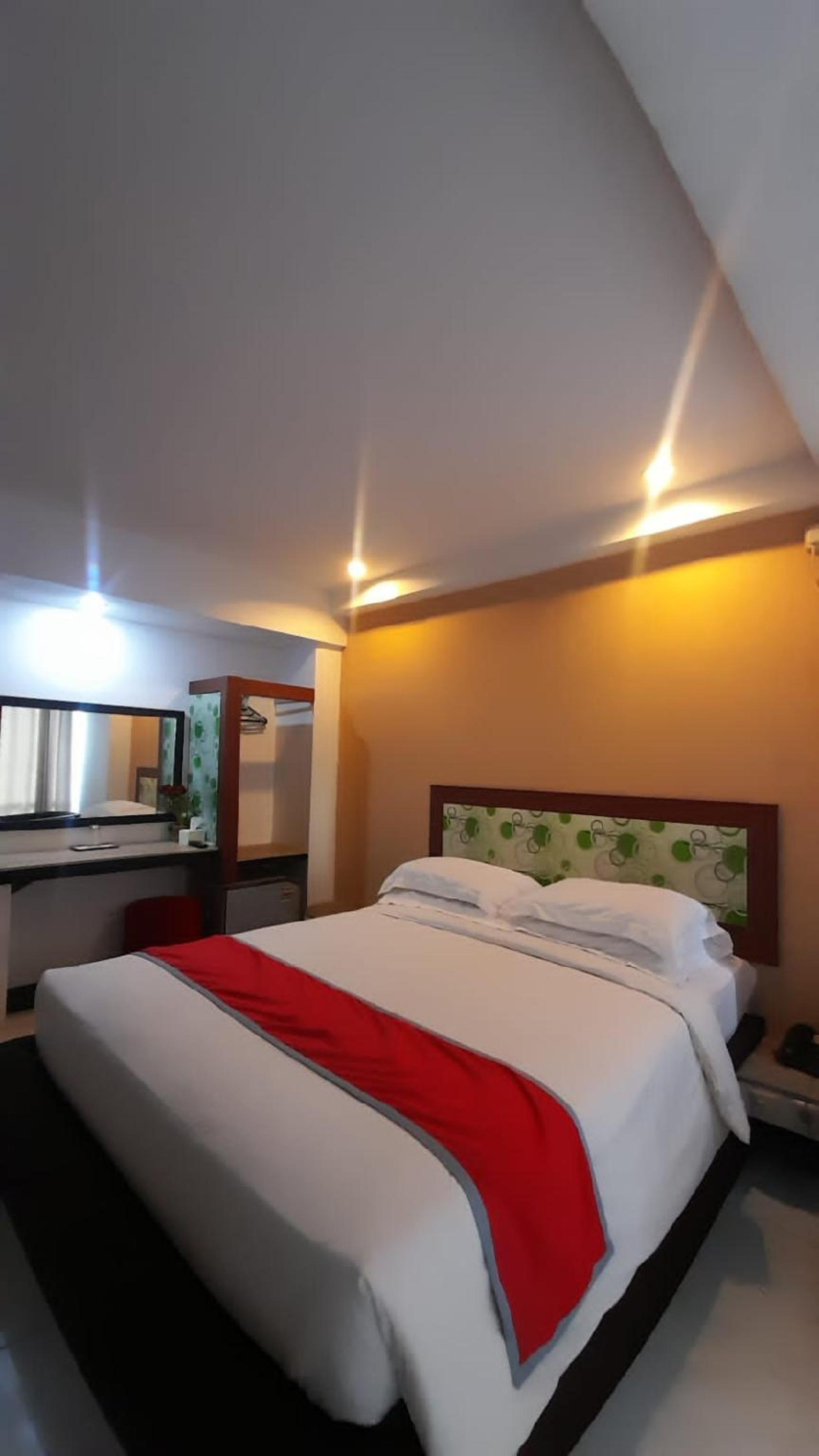 Prince Boulevard Hotel 38/42