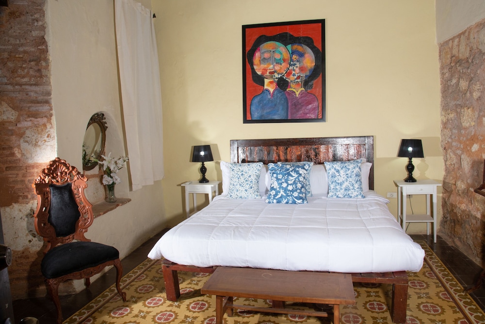 Hotel Dona Elvira 10/70