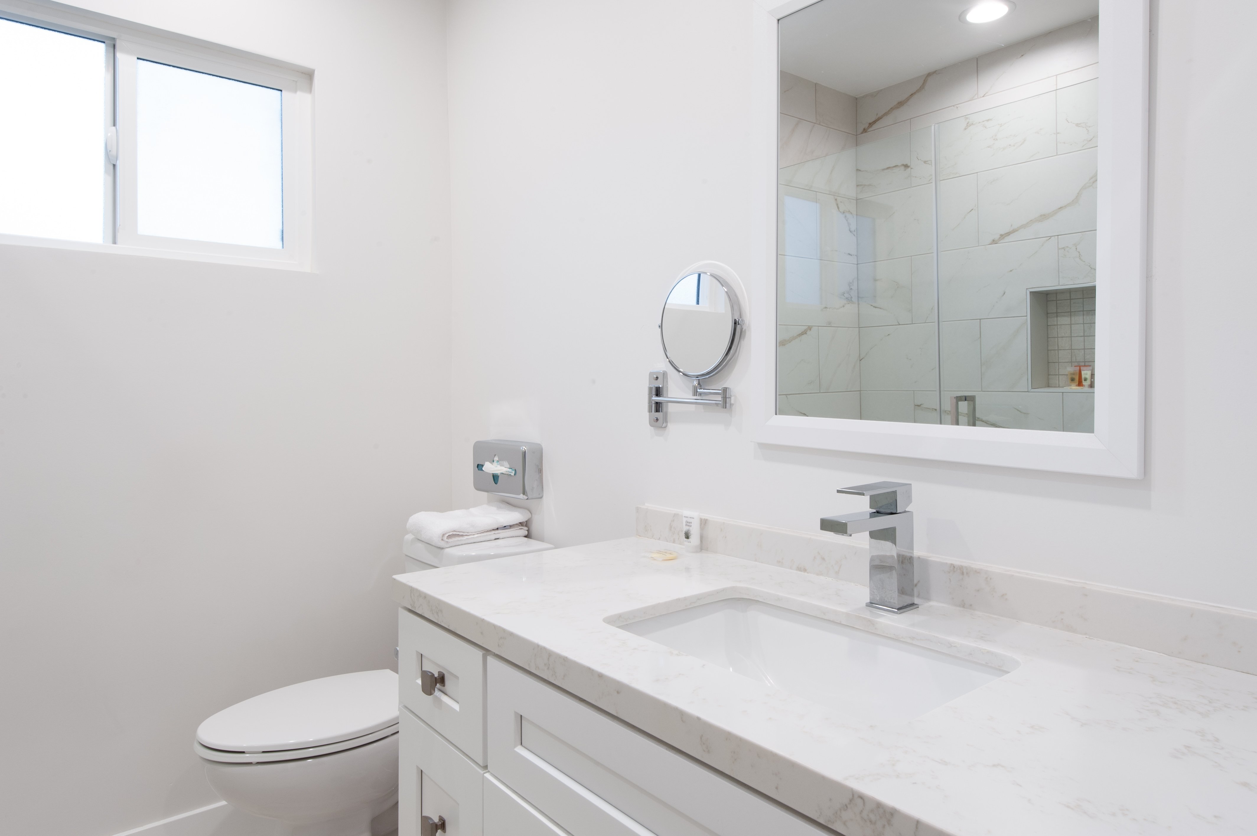 Studio City Court Yard Hotel 58/64
