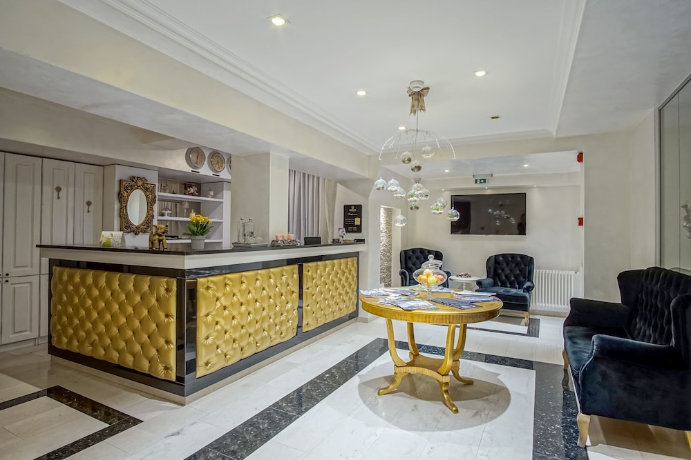 Old Town Boutique Hotel 7/50