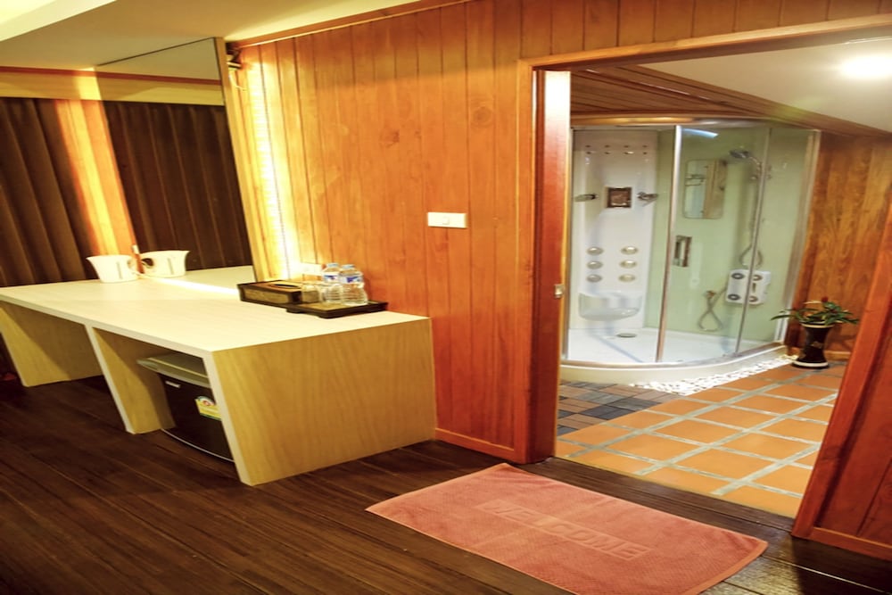 Poohbar Resort & Lotusdive 72/72