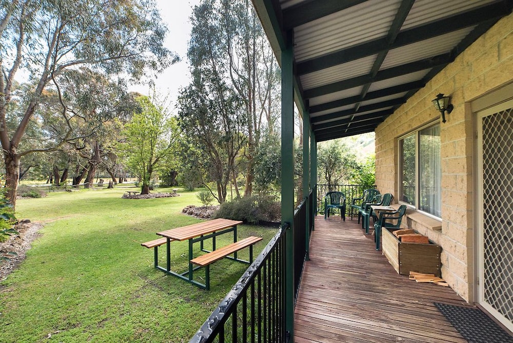 GRAMPIANS VIEW COTTAGES AND UNITS 59/64