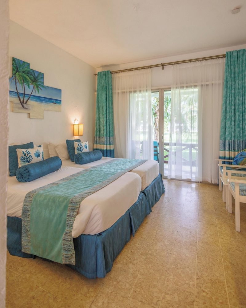 غرفة قياسية بسريرين منفصلين بإطلالة على الحديقة، Voyager Beach Resort 2/7