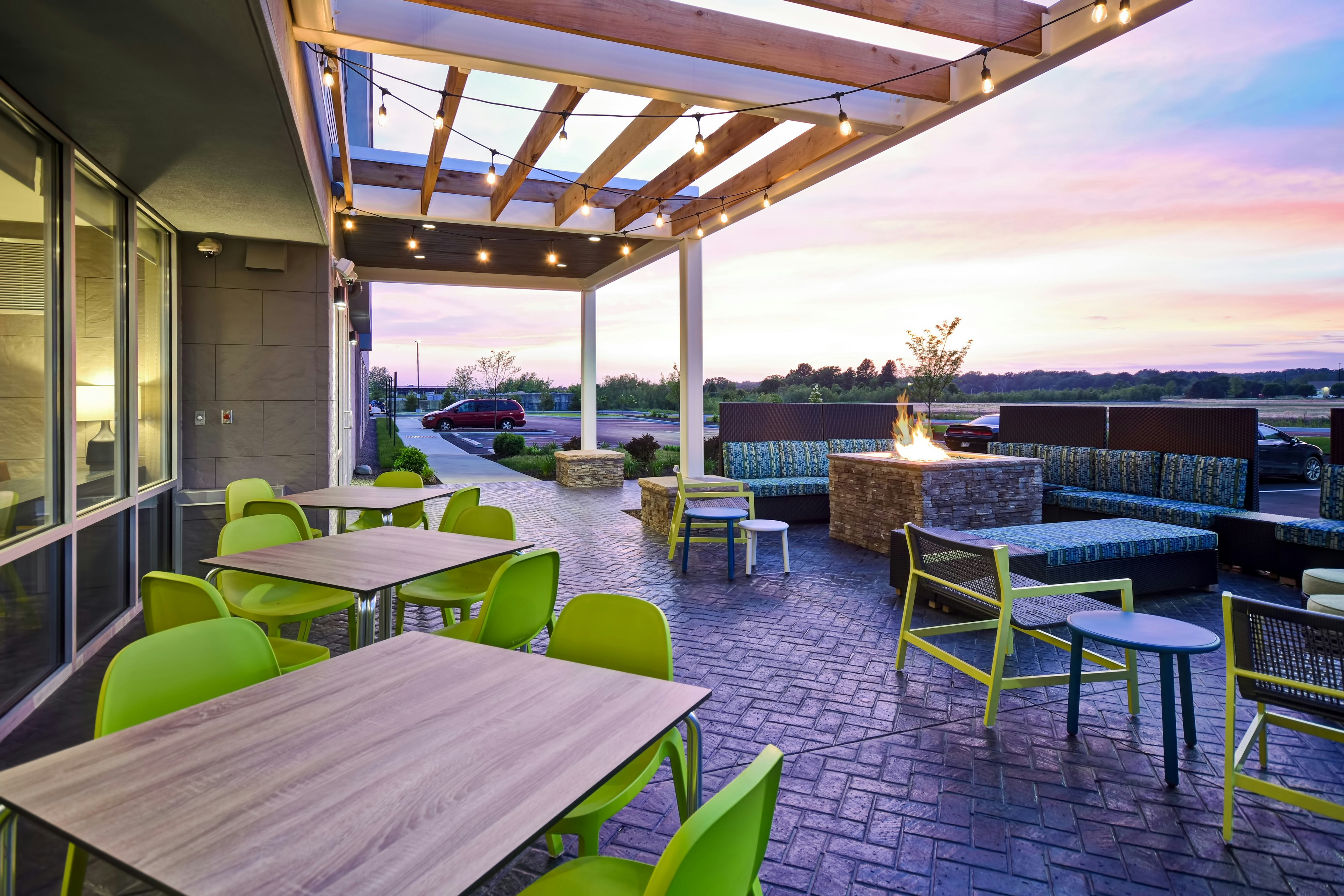 Home2 Suites by Hilton Terre Haute, IN 46/62
