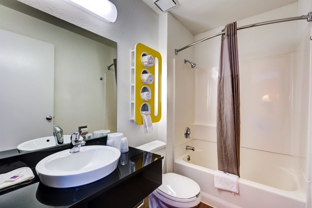 Motel6 Wheat Ridge, CO - West - Denver North 13/34