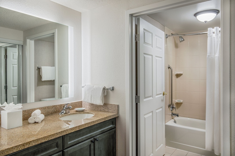 استوديو بسرير كينج مع أريكة، Residence Inn By Marriott Chesapeake Greenbrier 6/9