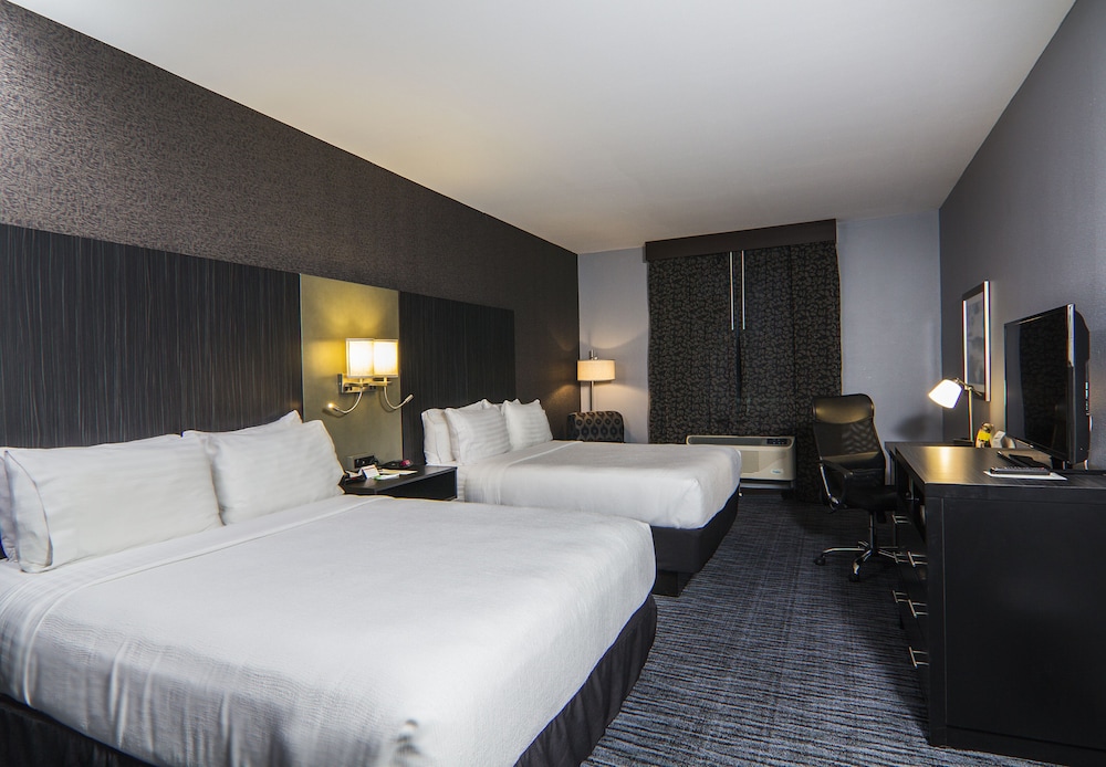 Holiday Inn Carlsbad 20/73
